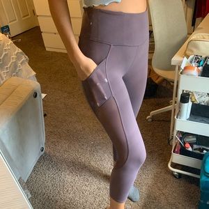 Athletic leggings with pockets!